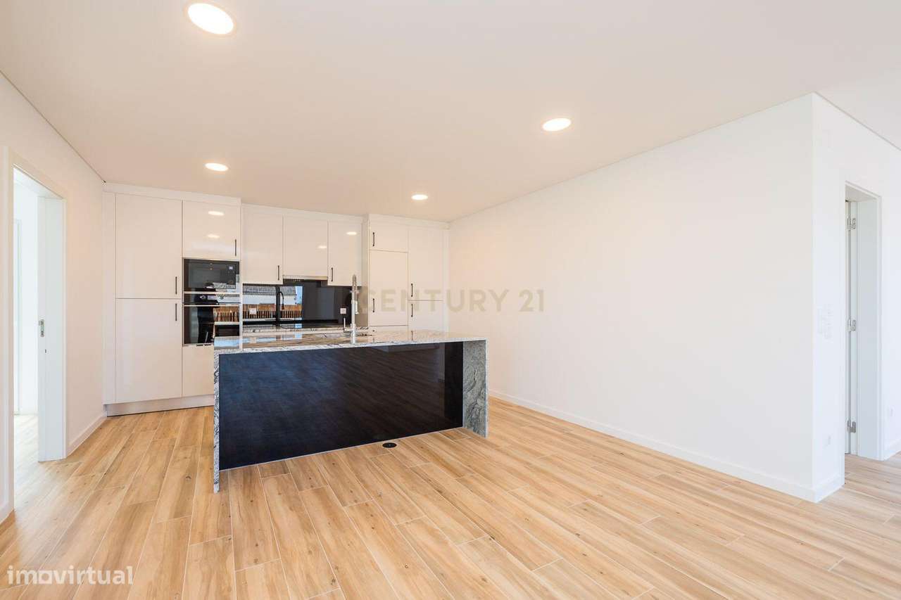 Sintra - Bolembre , moradia T4 nova, construção moderna e linhas conte-9