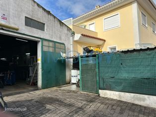 Espaçoso armazém em São Domingos de Rana - Grande imagem: 2/16