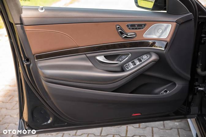 Mercedes-Benz Klasa S 400 d 4-Matic L 9G-TRONIC - 32