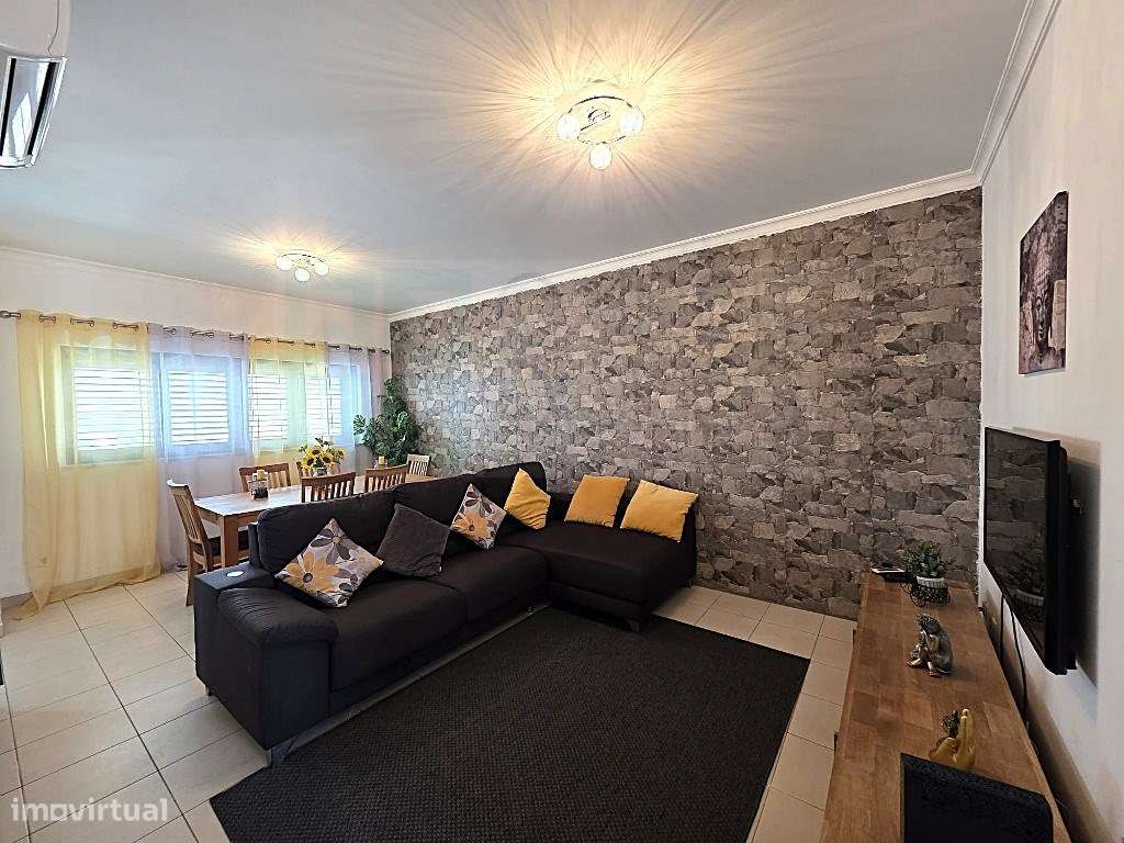 Moradia T2 com amplo terraço, garagem e ótima exposição solar - Cas... - Grande imagem: 4/21