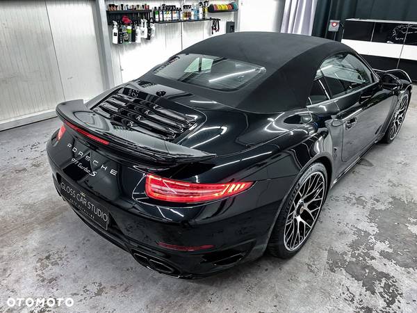 Porsche 911 Turbo S Cabrio - 10