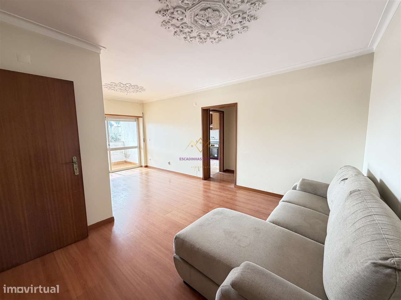 T2 com varanda em Queluz perto do Comboio - Grande imagem: 4/31