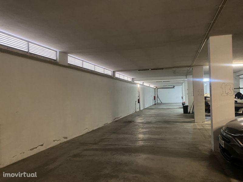 Garagem em predio individual para 30 carros , 820m2