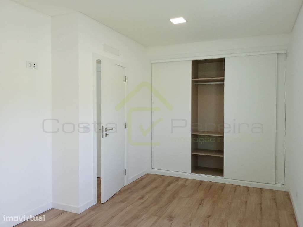 Moradia T4 Nova com garagem e logradouro-9