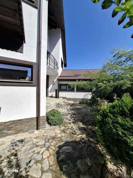 Vila Superba Complet Mobilata si Utilata In Cazasu cu teren de 1190mp - Imagine principală: 5/8