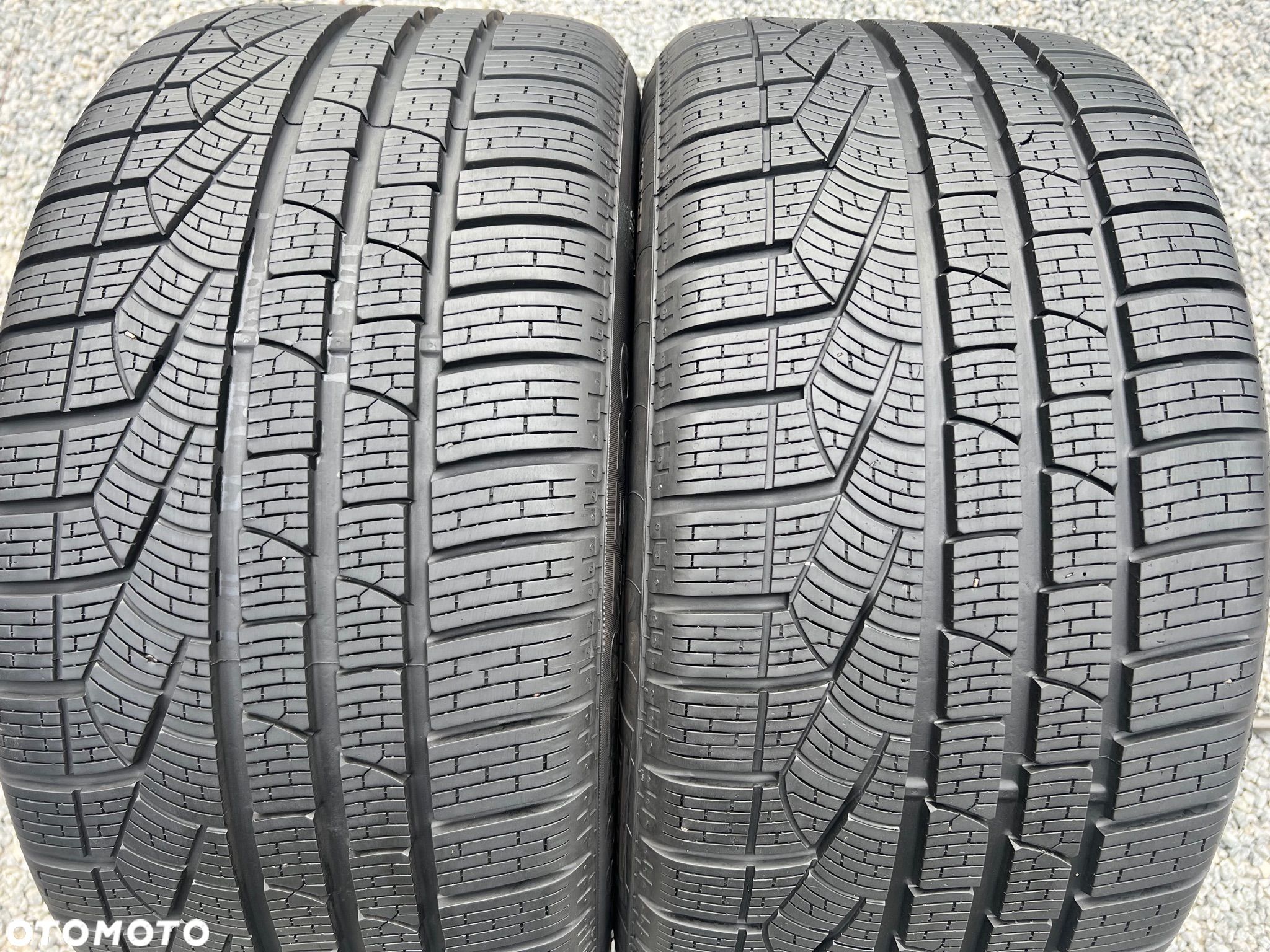 255/40R18 PIRELLI SOTTOZERO WINTER 240 SERIE II. MO.  2SZT - 1