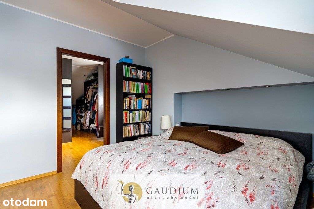 Bliźniak 6 pokoi z garażem i ogródkiem-16