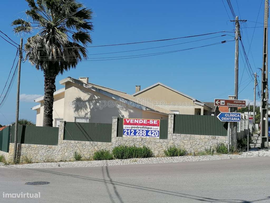 Moradia T3 isolada no Zambujal-0