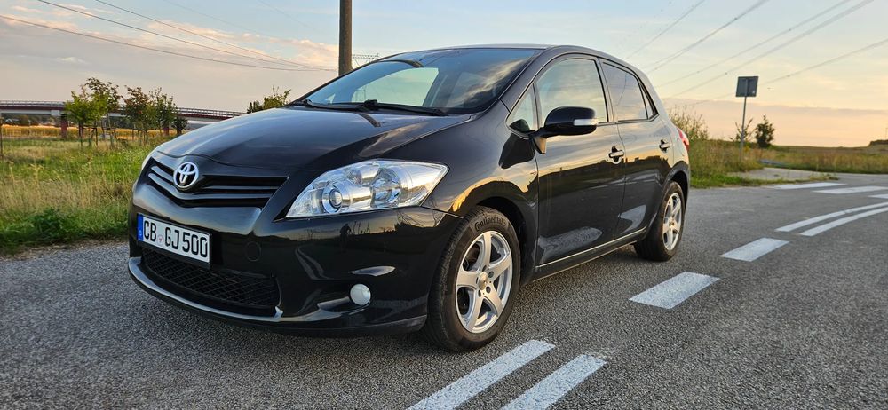 Toyota Auris I (2006-2012) 1.6 Valvematic Executive 2011