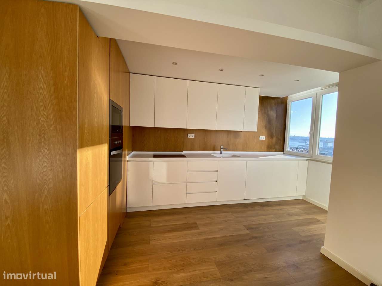 Apartamento T2 em Campo de Ourique - Grande imagem: 3/35