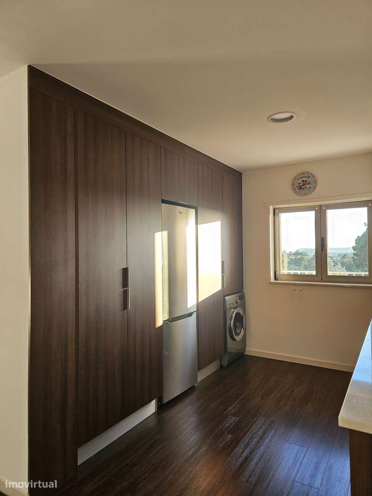 Apartamento T3 semi-novo perto da escolas Agrária e de Saúde - Grande imagem: 4/31