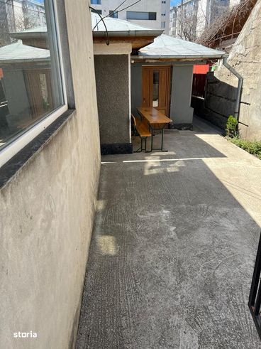 Casa cu 2 corpuri si magazin, teren 241 mp, zona 9 Mai-12