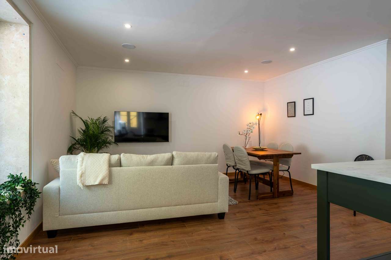 T2  Novo remodelado & mobilado . Pronto a Habitar.  A partir de 12/03 - Grande imagem: 4/24