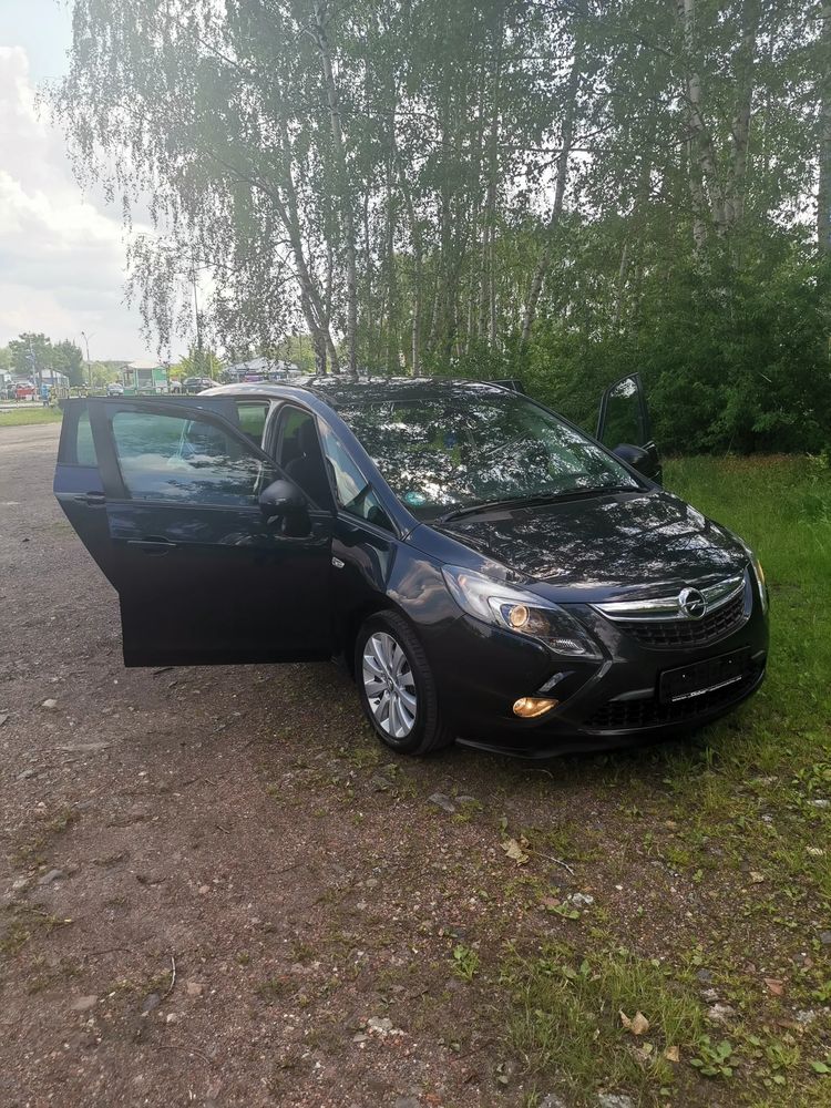 Opel Zafira C 2015