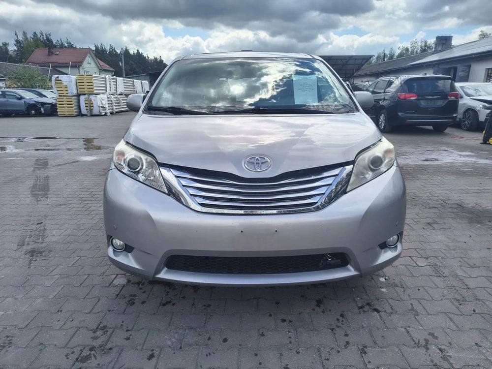 Toyota Sienna 2012