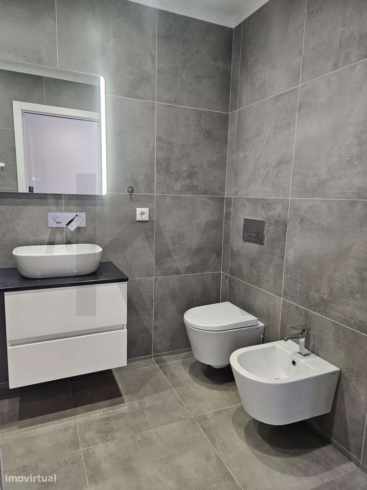 Moradia T3 em Caparide com Estacionamento para Arrendar - Grande imagem: 4/22