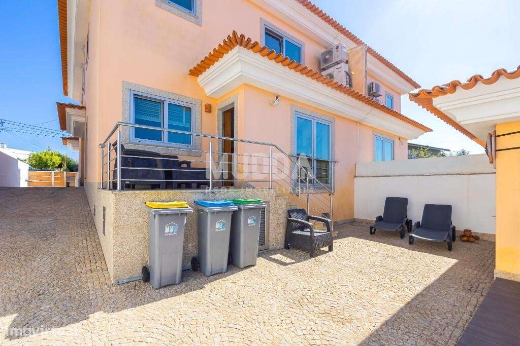 Excelente moradia geminada T4 em Santa Maria da Feira-35