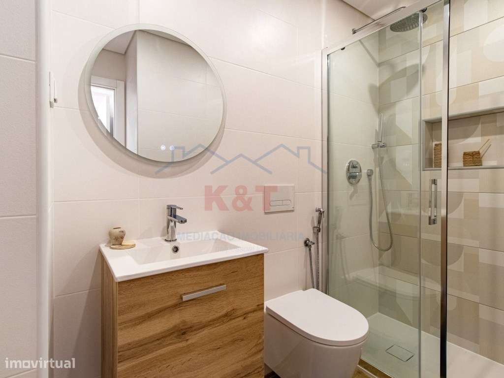 T2 na Praia da Rocha totalmente Remodelado-18