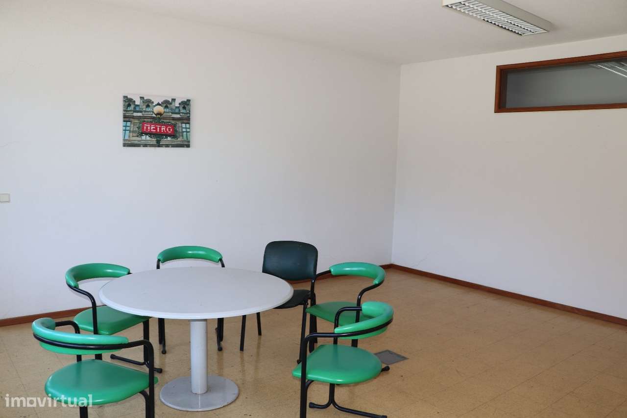 Fábrica/Indústria  Venda em Lustosa e Barrosas (Santo Estêvão),Lousada - Grande imagem: 4/9