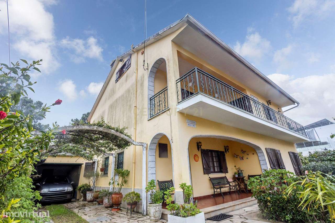 Moradia com características únicas na Aroeira-31