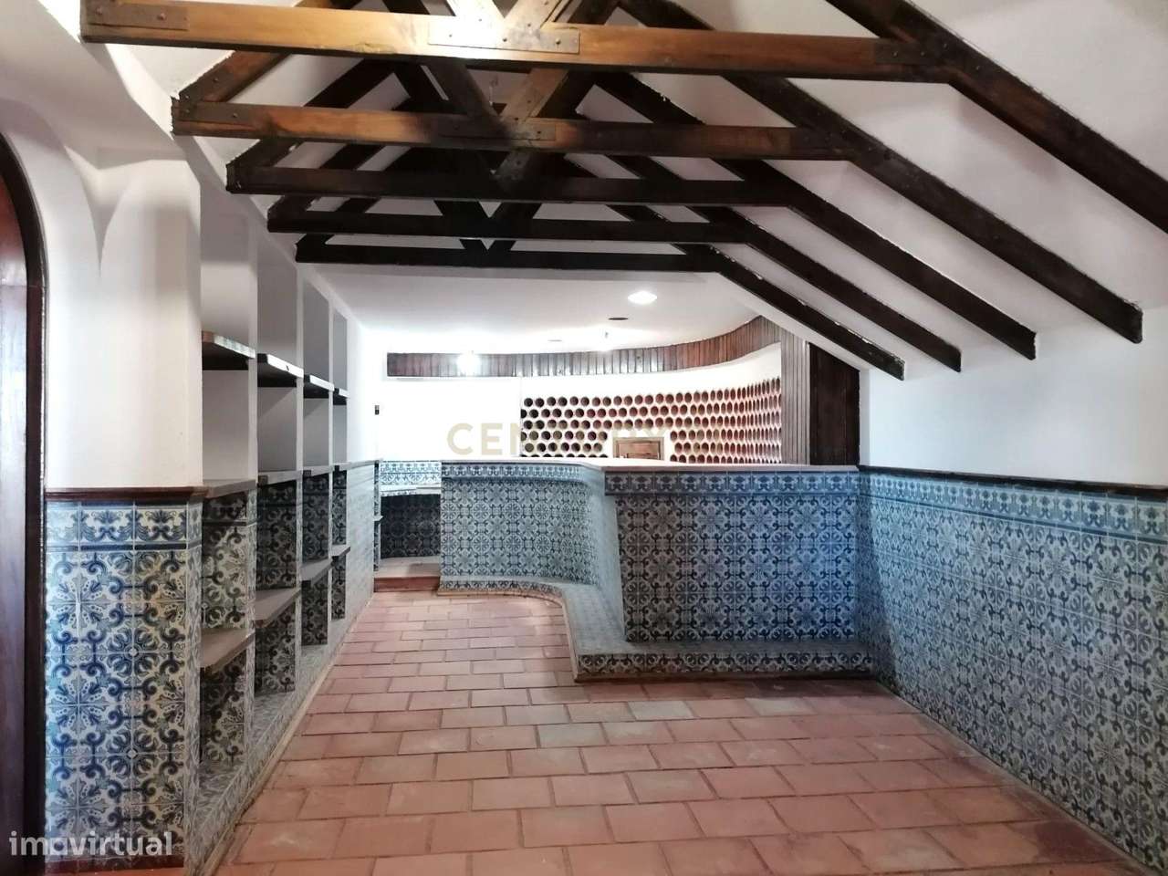 Distinta Moradia, com piscina e adega - perto de praias-19