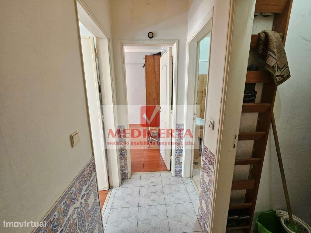 Agualva - Av. Bons Amigos - T2 (83m²)-6