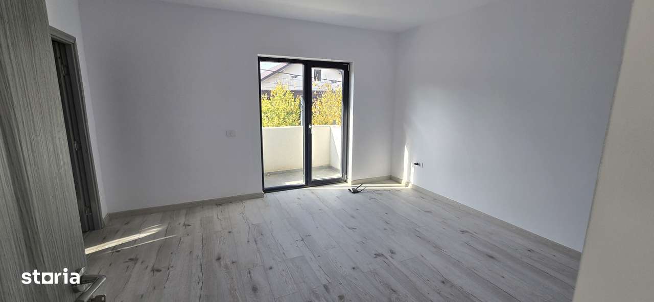 Casă 4 camere , Asfalt, toate utilitățile-14