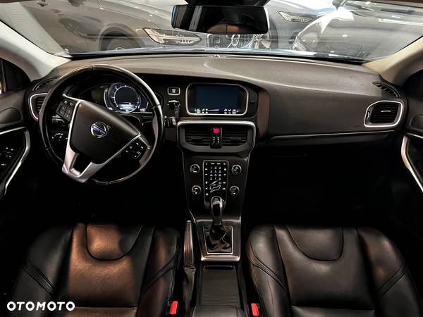 Volvo V40 D4 Drive-E Momentum - 24