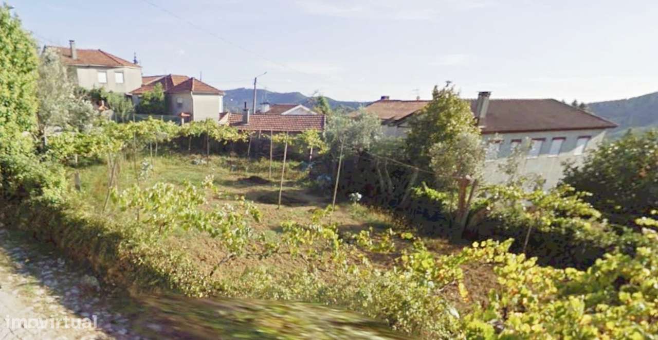 Casa térrea com terreno 925 m2 em Aguiar de Sousa - Grande imagem: 4/9