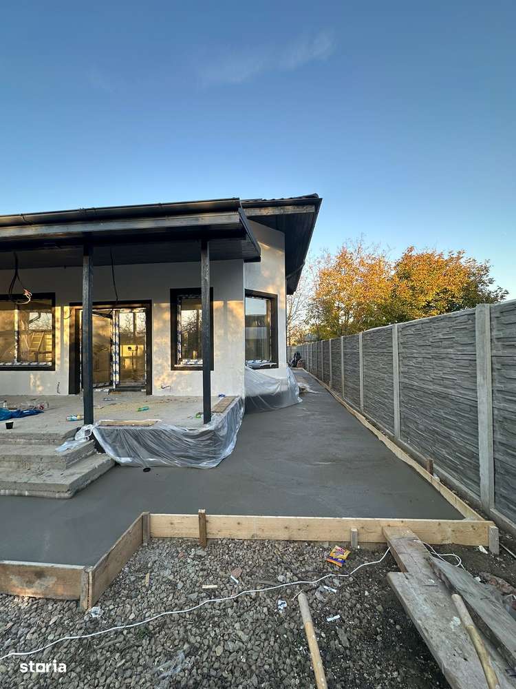FARA COMISIOANE in Gulia la drum asfaltat casa 4 camere 2 bai P+M-2