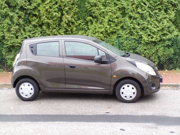 Chevrolet Spark 1.0 + - 25