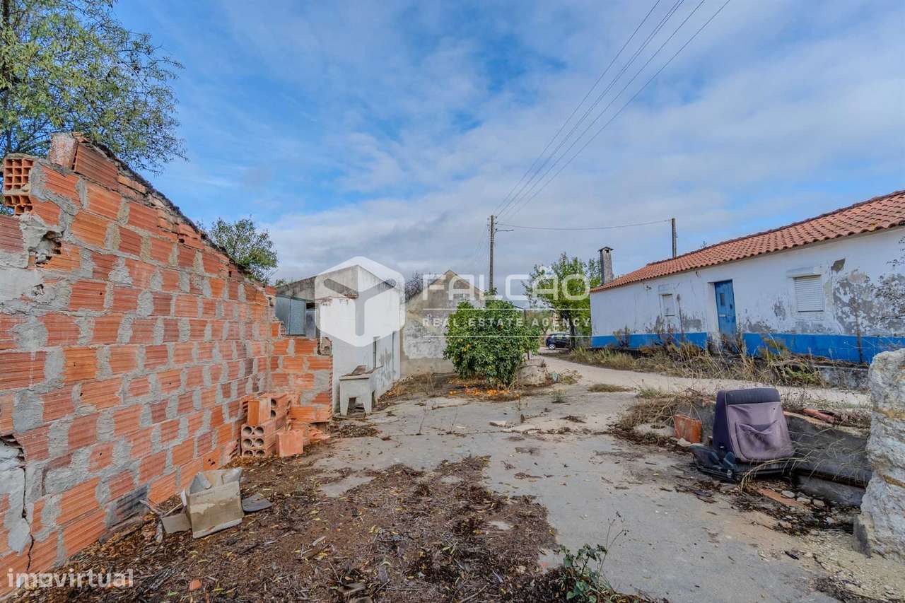 Moradia para Restaurar T2+2 Venda em Casével e Vaqueiros,Santarém-23