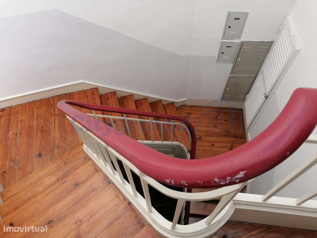 Apartamento T4 no Bairro das Colónias com inquilino - Grande imagem: 4/8