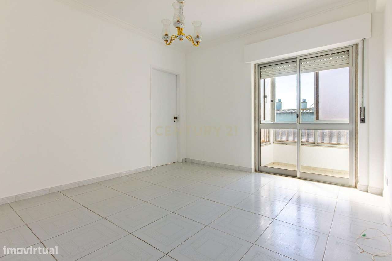 Apartamento T1 no Feijó -Almada-4