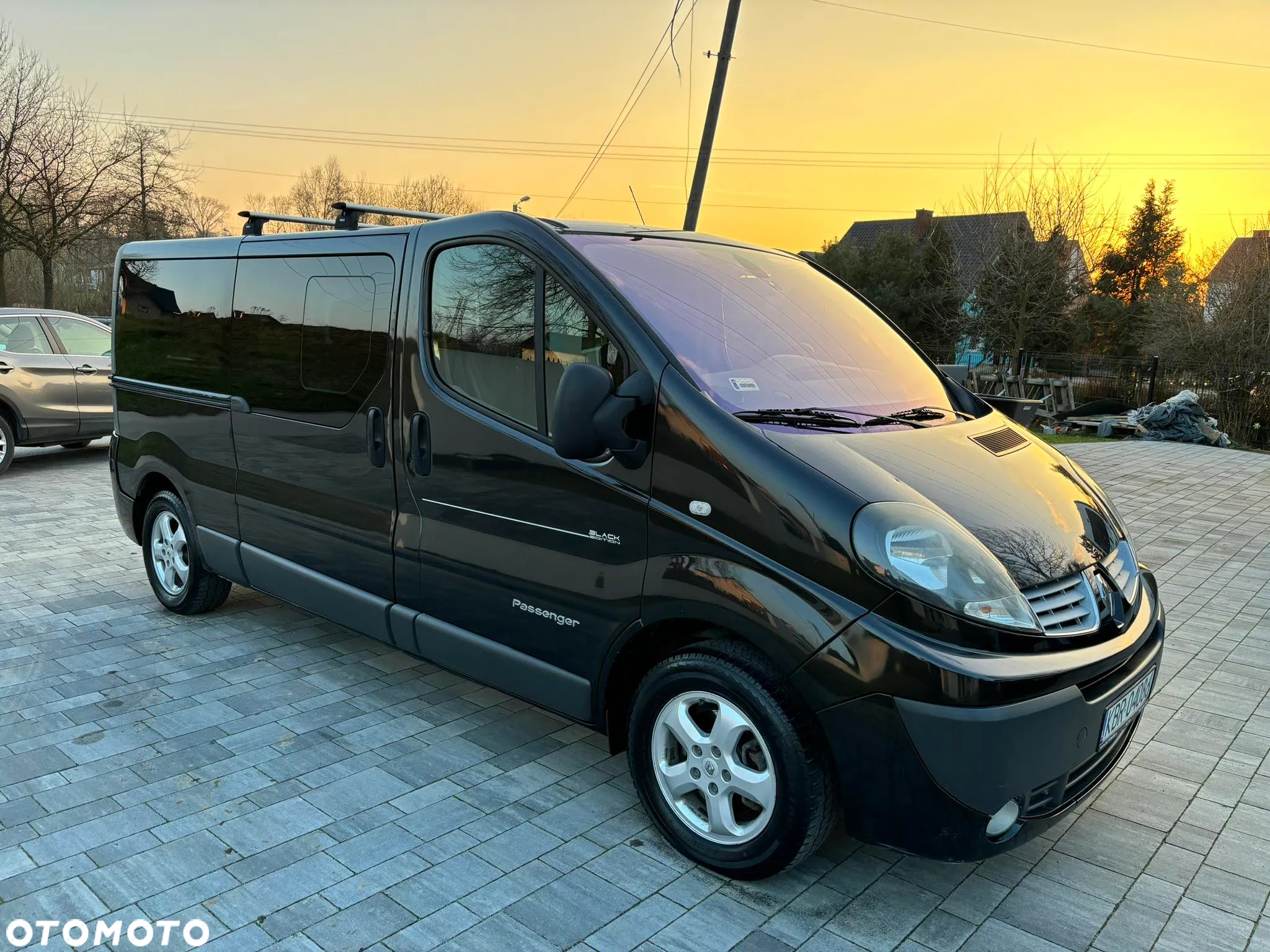 Renault Trafic 2.0 dCi 115 FAP Grand Passenger Black Edition - 5