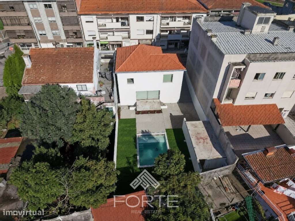 Moradia T3 com Piscina no centro de São João da Madeira-50