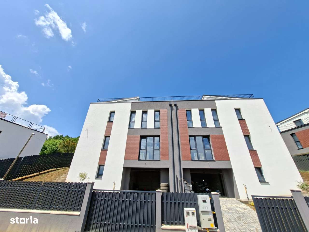 Casa Tip Duplex De Vanzare In Floresti-0