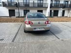 Volkswagen Passat 2.0 TDI Comfortline - 5