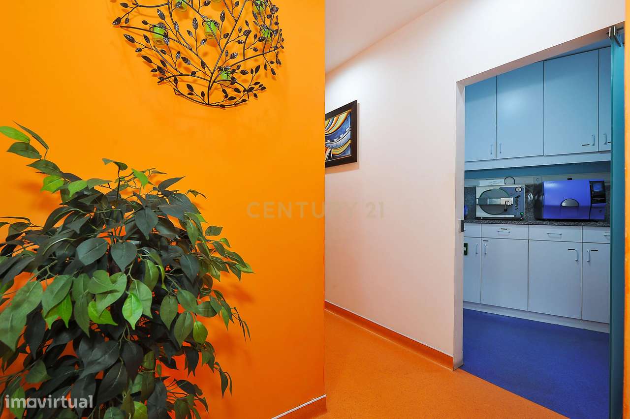 Clínica Dentária Premium | Investimento Seguro com Histórico Consolida-11