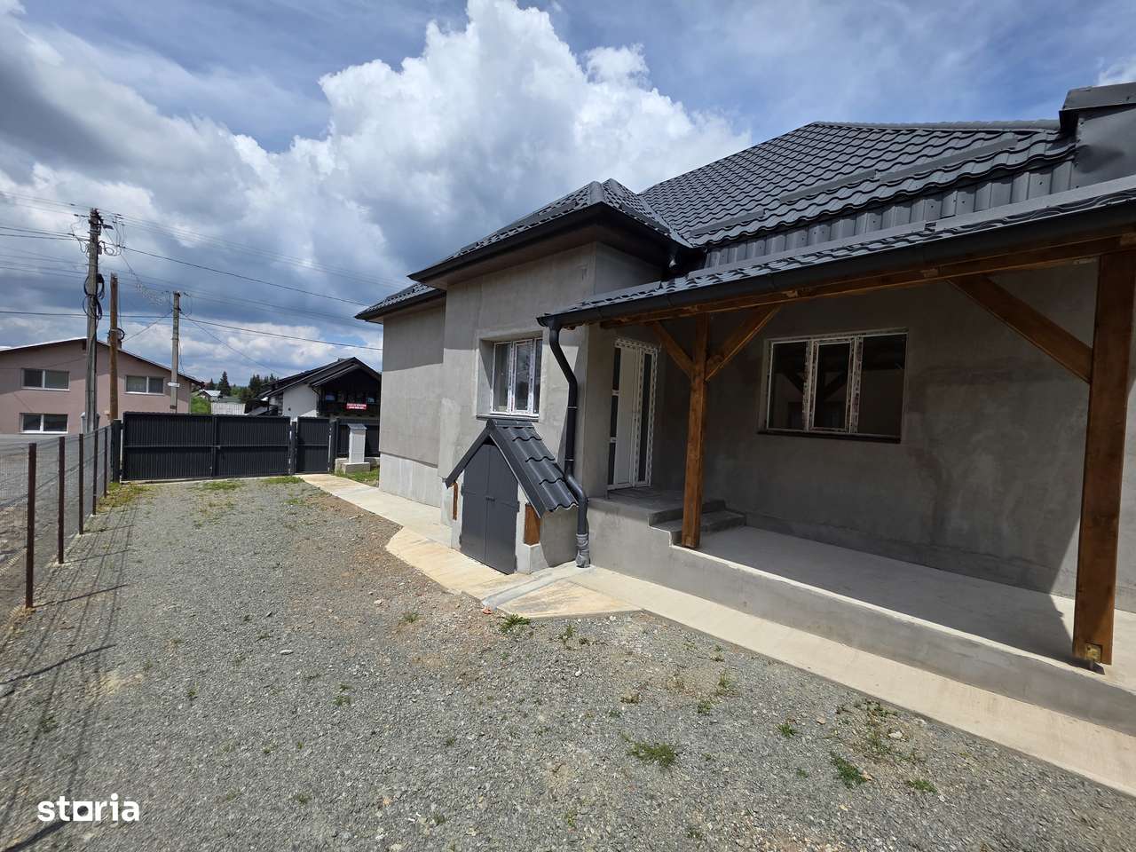 Vand casa la Belis, 800mp teren, la drumu principal, teren drept!