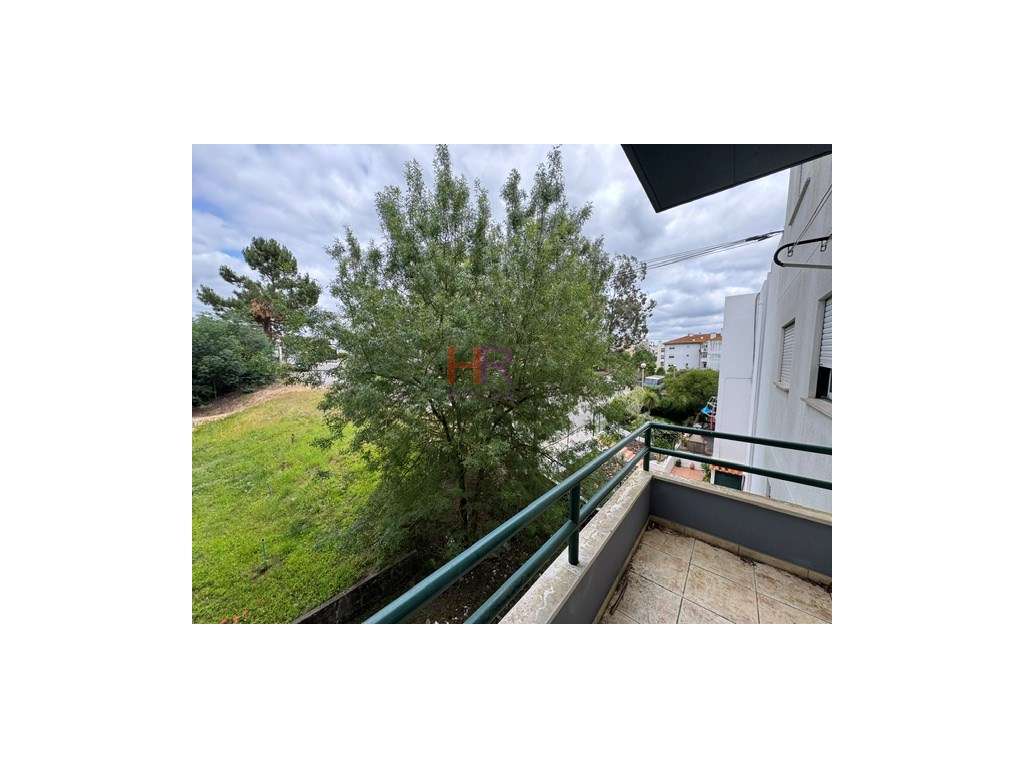 Apartamento T3 com suíte e varandas em São Silvestre, Coimbra.-25