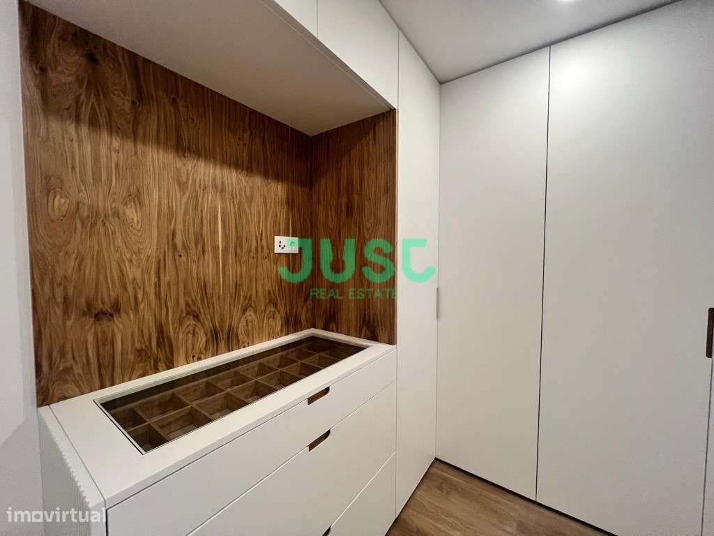 Moradia térrea, T3 + 1 com 2 suítes em Pinhal General - Fernão Ferro.-15