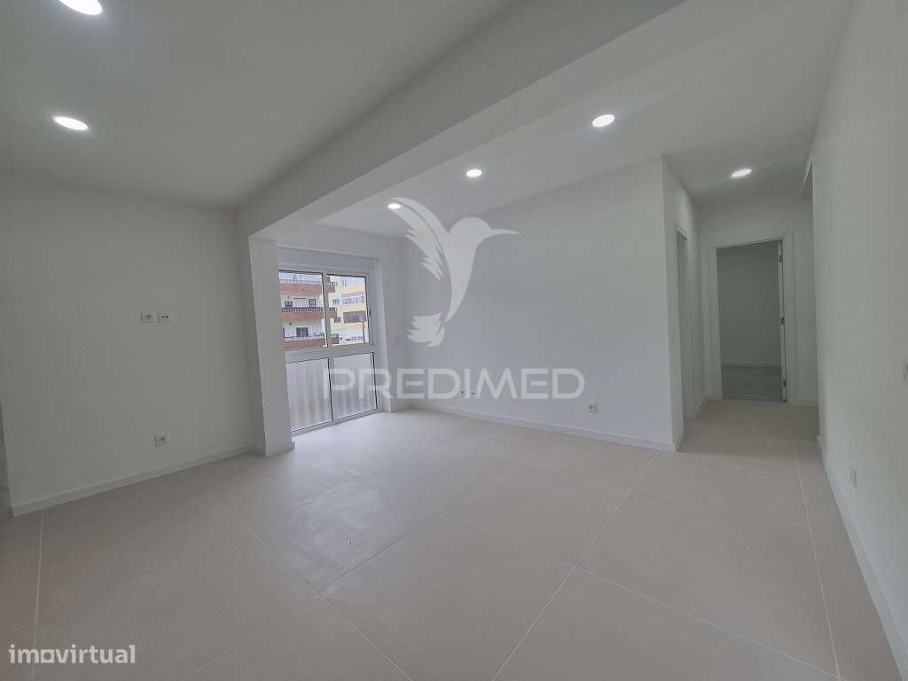 T2 Remodelado com elevador em Laranjeiro - Grande imagem: 4/17