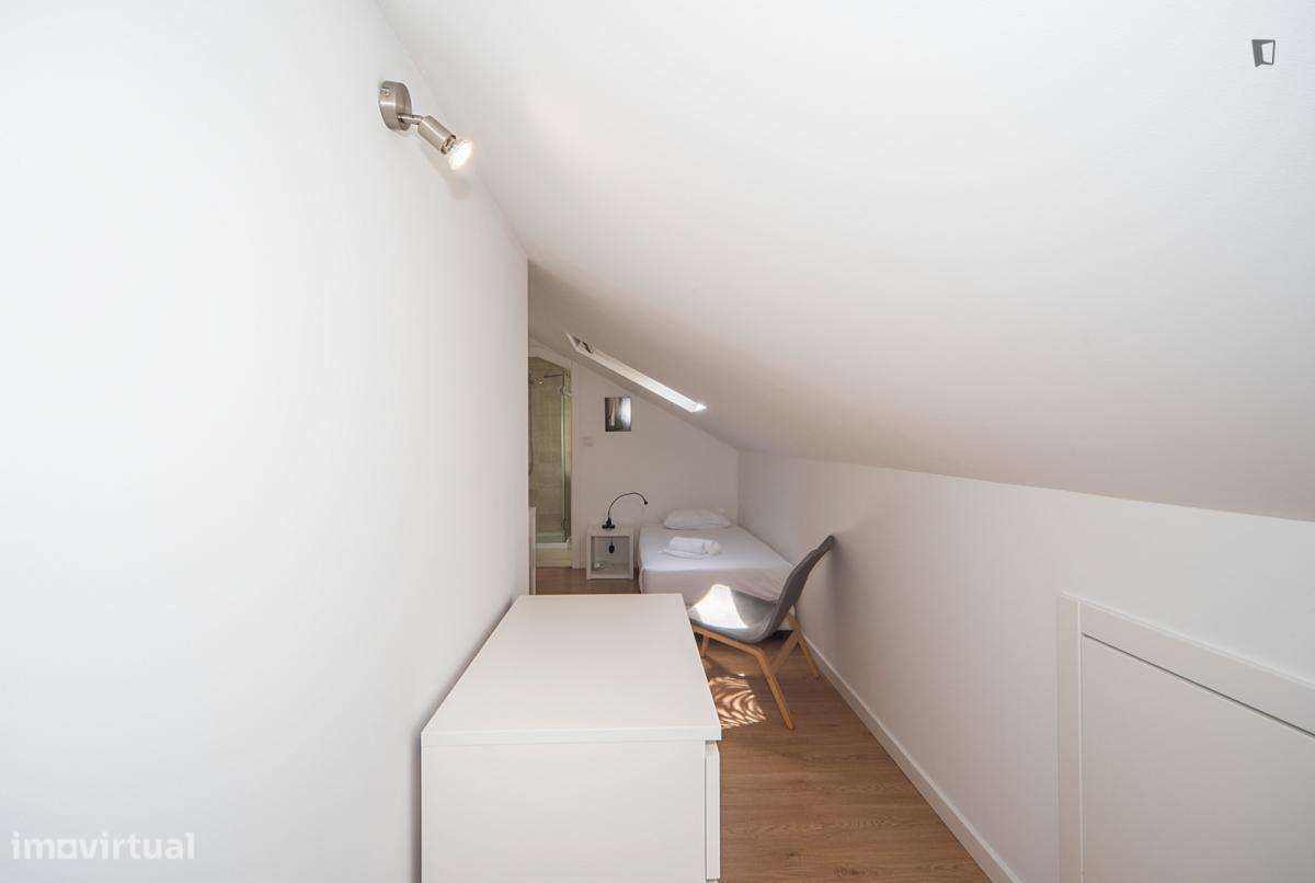 Quarto - localizado em Sete Rios Lisbon - Grande imagem: 4/6