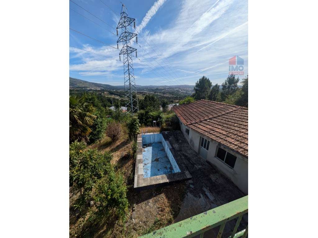 QUINTA COM MORADIA T3 PISCINA TERRENO E ANEXOS-6