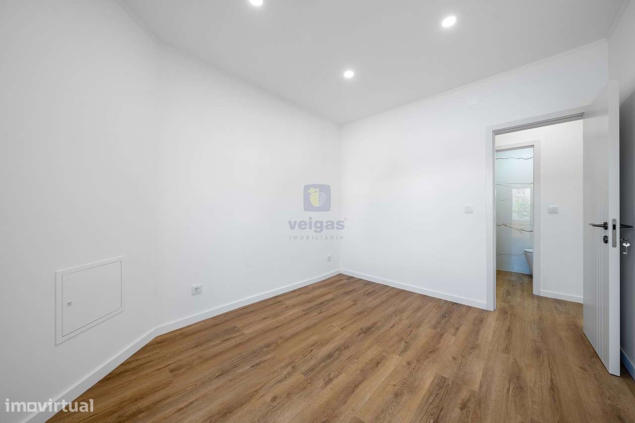 Apartamento T4 Remodelado – Conforto e Modernidade no Barreiro-22
