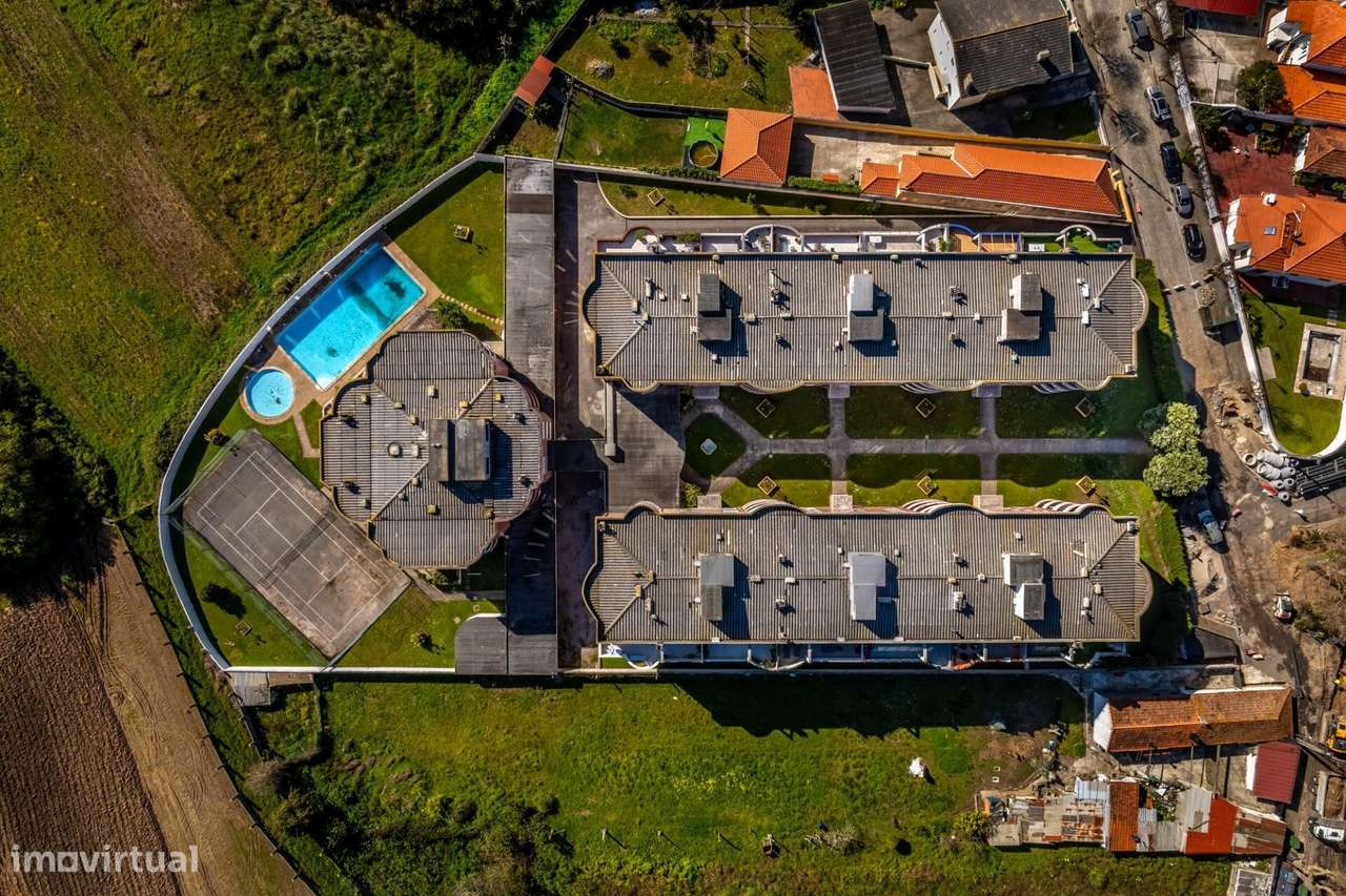 T2 em Renovação completa — Condomínio Fechado em Francelos — Praia e C - Grande imagem: 2/24