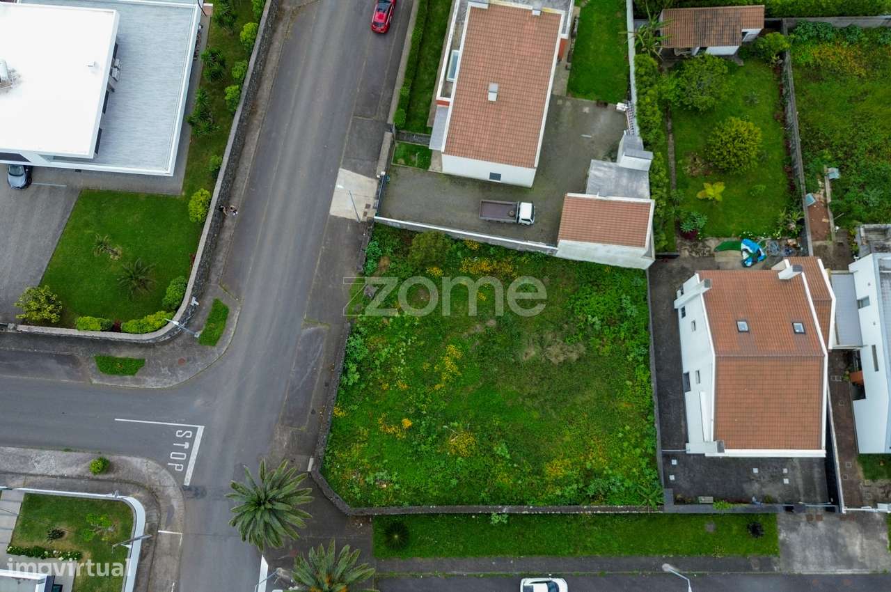Lote com 350 m2 - Rua da Magnólia, Pico da Pedra. - Grande imagem: 2/15