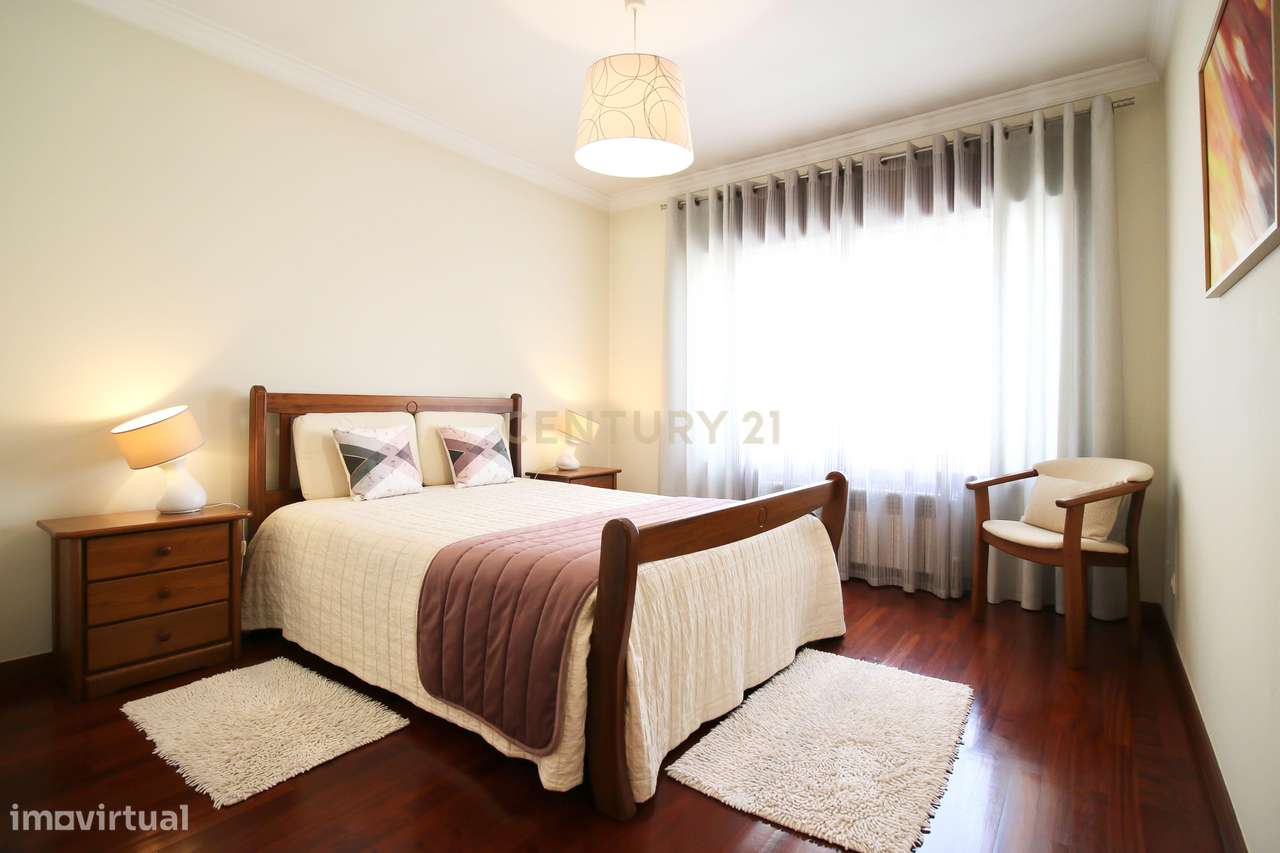 Elegância e Exclusividade no Bairro das Artes T3 Remodelado | Rua Migu-15