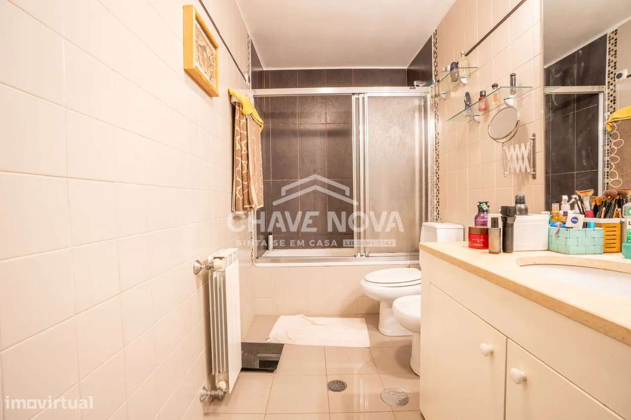 Apartamento T2 c/ Lugar de Garagem na Foz do Douro-8